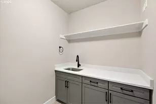 981 W Washington St, Carlton, OR 97111 - Photo 43