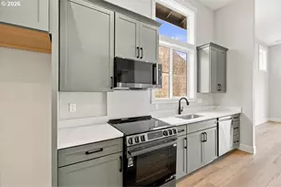 981 W Washington St, Carlton, OR 97111 - Photo 11