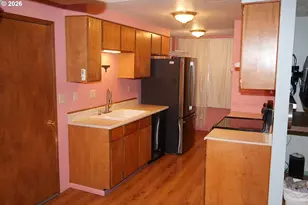 802 54th Pl, Springfield, OR 97478 - Photo 5