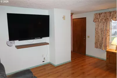 802 54th Pl, Springfield, OR 97478 - Photo 3