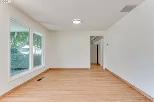 280 Regal Ct, Eugene, OR 97401 - Photo 11