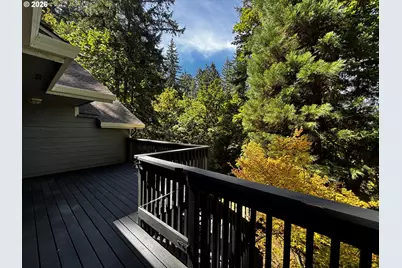 867 S 71st St, Springfield, OR 97478 - Photo 11