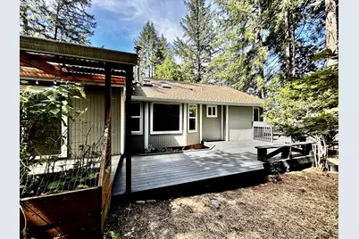 867 S 71st St, Springfield, OR 97478 - Photo 7