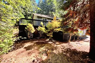 867 S 71st St, Springfield, OR 97478 - Photo 3