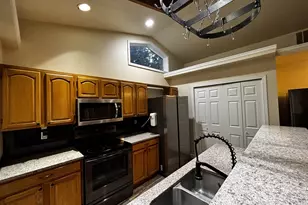 867 S 71st St, Springfield, OR 97478 - Photo 23