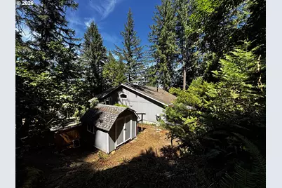 867 S 71st St, Springfield, OR 97478 - Photo 13