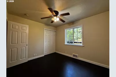 867 S 71st St, Springfield, OR 97478 - Photo 35
