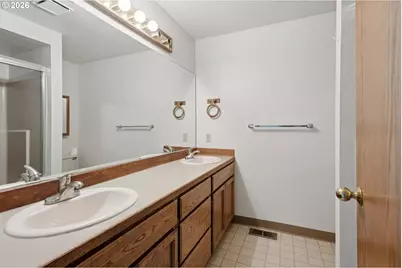 12116 SE 104th Ct, Happy Valley, OR 97086 - Photo 15