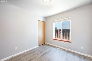 9132 SE Clinton St, Portland, OR 97266 - Photo 15