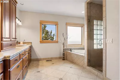 10715 Rockside Ct, Redmond, OR 97756 - Photo 27
