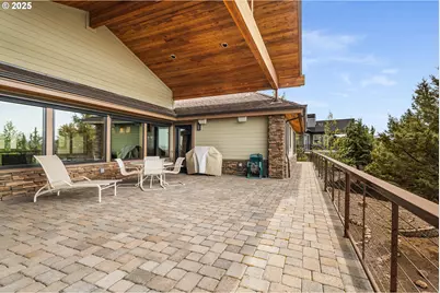 10715 Rockside Ct, Redmond, OR 97756 - Photo 13