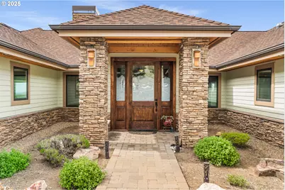 10715 Rockside Ct, Redmond, OR 97756 - Photo 3