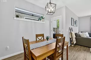 7937 SW Carol Ann Ct, Portland, OR 97224 - Photo 9