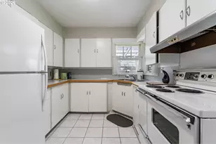 706 SE 135th Ave, Portland, OR 97233 - Photo 7