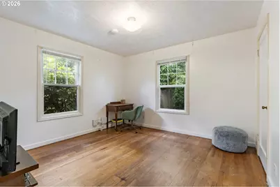 706 SE 135th Ave, Portland, OR 97233 - Photo 9