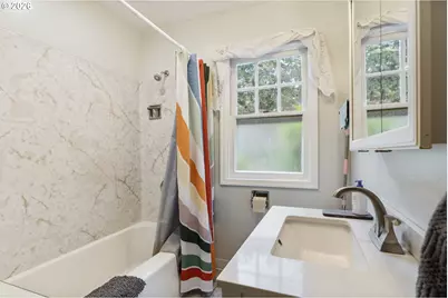 706 SE 135th Ave, Portland, OR 97233 - Photo 13