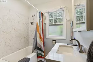 706 SE 135th Ave, Portland, OR 97233 - Photo 13