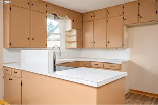 1520 N Maple St, Canby, OR 97013 - Photo 5