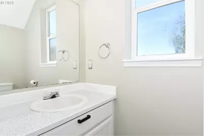 1703 NW Division St, Gresham, OR 97030 - Photo 15