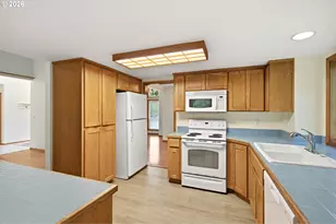 455 NW Meadowlark Ct, McMinnville, OR 97128 - Photo 9