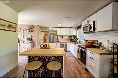 35190 Laila Ln, Astoria, OR 97103 - Photo 9