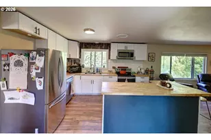 35190 Laila Ln, Astoria, OR 97103 - Photo 11