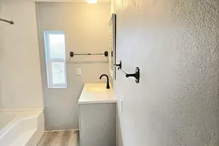 612 N Cascade Dr, Woodburn, OR 97071 - Photo 15