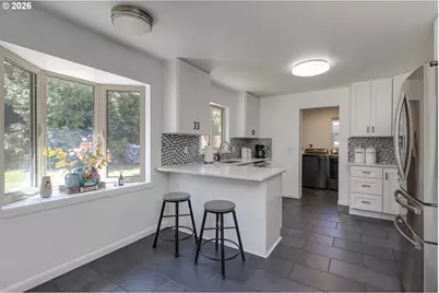 12410 NE Morris St, Portland, OR 97230 - Photo 11
