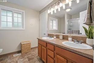 17670 SE Emerald Dr, Milwaukie, OR 97267 - Photo 23