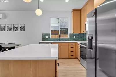 817 NE 94th Ave, Portland, OR 97220 - Photo 11