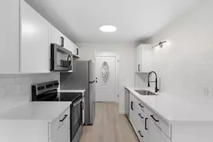 12817 SE Stark St, Portland, OR 97233 - Photo 9