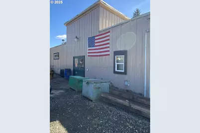 303 S Parkway Ave, Battle Ground, WA 98604 - Photo 3