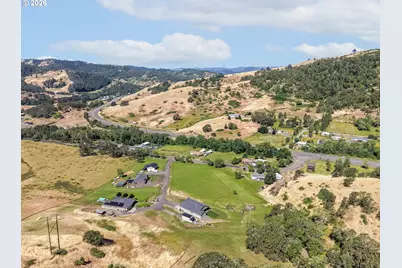 200 Hatfield Dr, Roseburg, OR 97470 - Photo 43