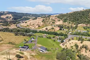 200 Hatfield Dr, Roseburg, OR 97470 - Photo 43
