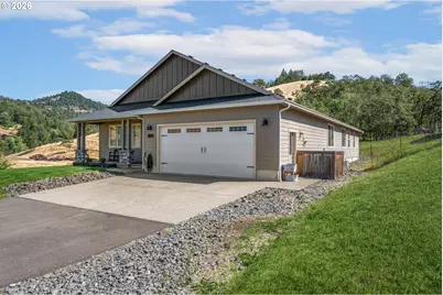 200 Hatfield Dr, Roseburg, OR 97470 - Photo 31