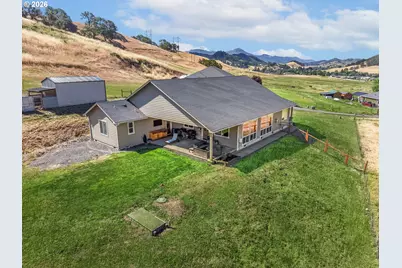 200 Hatfield Dr, Roseburg, OR 97470 - Photo 33