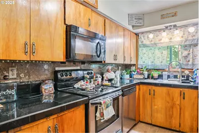 1016 Oak St, Kelso, WA 98626 - Photo 9