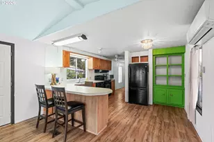 1225 W 10th Ave, Junction City, OR 97448 - Photo 7
