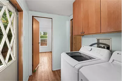 1225 W 10th Ave #3, Junction City, OR 97448 - Photo 17