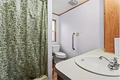 1225 W 10th Ave #3, Junction City, OR 97448 - Photo 13