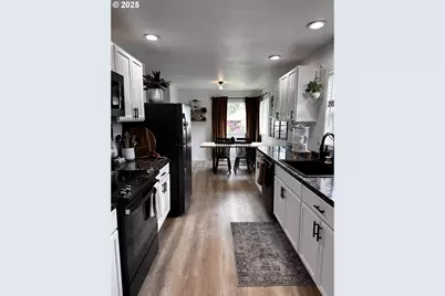 2136 Greenwood Ave, Reedsport, OR 97467 - Photo 9