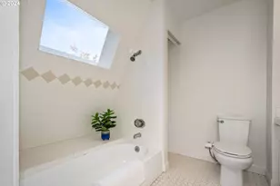 178 N Hayden Bay Dr, Portland, OR 97217 - Photo 17