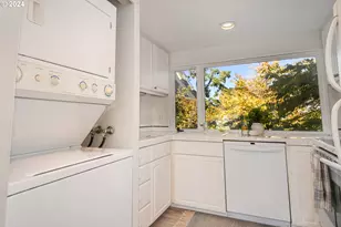 178 N Hayden Bay Dr, Portland, OR 97217 - Photo 13