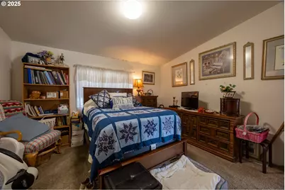 252 Wenaha Ln, Roseburg, OR 97471 - Photo 17