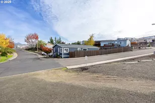 252 Wenaha Ln, Roseburg, OR 97471 - Photo 29