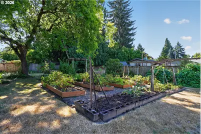 844 NE Baldwin Dr, Hillsboro, OR 97124 - Photo 31