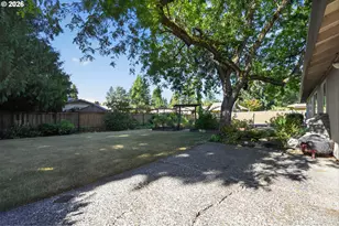 844 NE Baldwin Dr, Hillsboro, OR 97124 - Photo 29