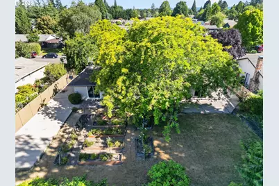 844 NE Baldwin Dr, Hillsboro, OR 97124 - Photo 35