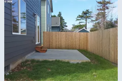 944 H Ave, Seaside, OR 97138 - Photo 9