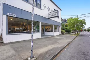 3020 NE Glisan St, Portland, OR 97232 - Photo 3